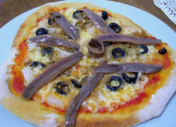 pizza casera de anchoas